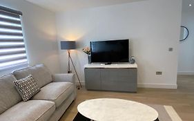 Stay In Style In The Heart Of The Cathedral City- Truro